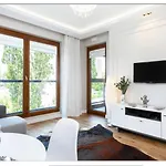 Golden Apartments Warsaw - Luxury One Bedroom - Grzybowska 85-220
